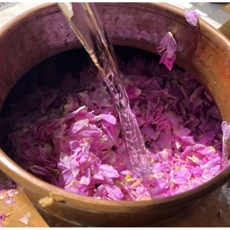 Hydrolat de rose de damas, production locale,  sans conservateur et sans ingrédient de synthèse-Roseraie Ducher